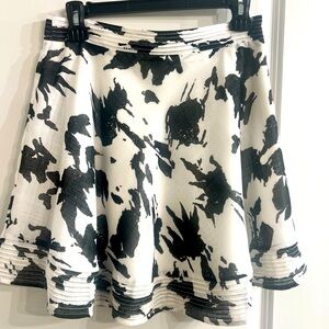 Black and white print skirt